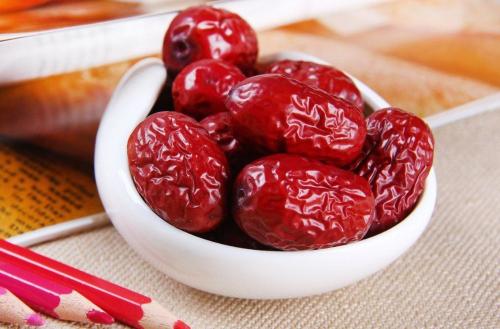红枣虽好，食用方法不当也会危害身体健康
